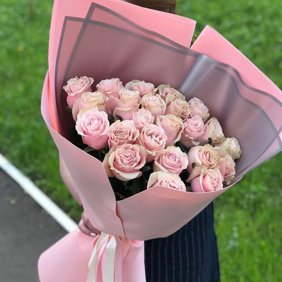 Букет из 25 нежно-розовых роз 50/60 см