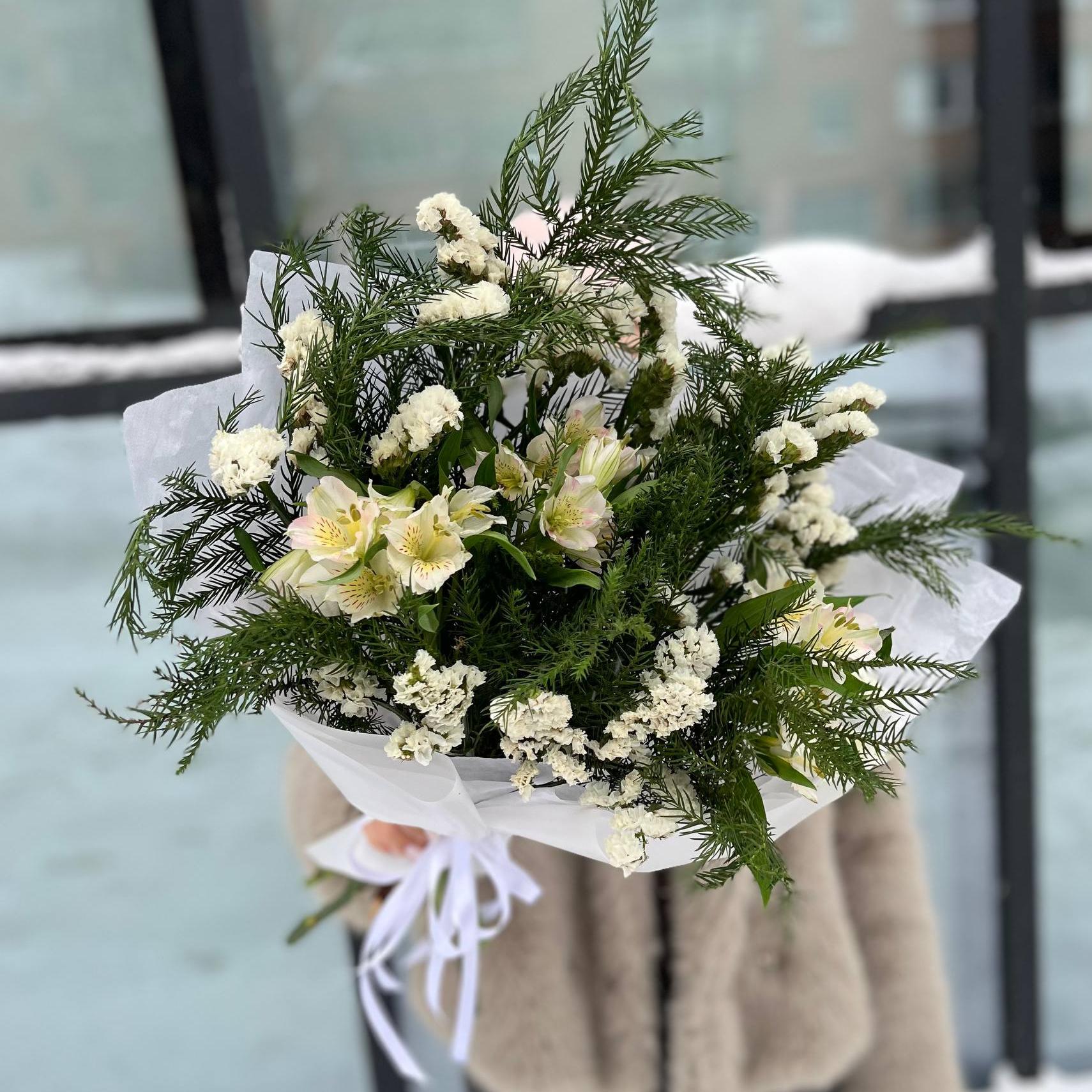 Букет "Зимние альстромерии"