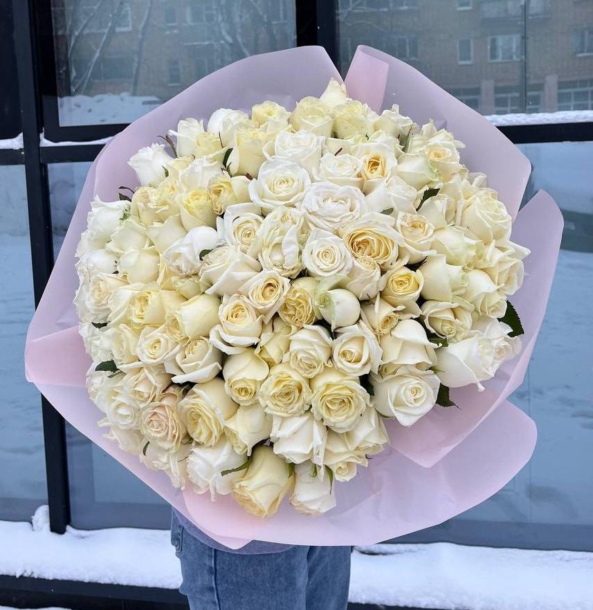 101 белая роза в оформлении