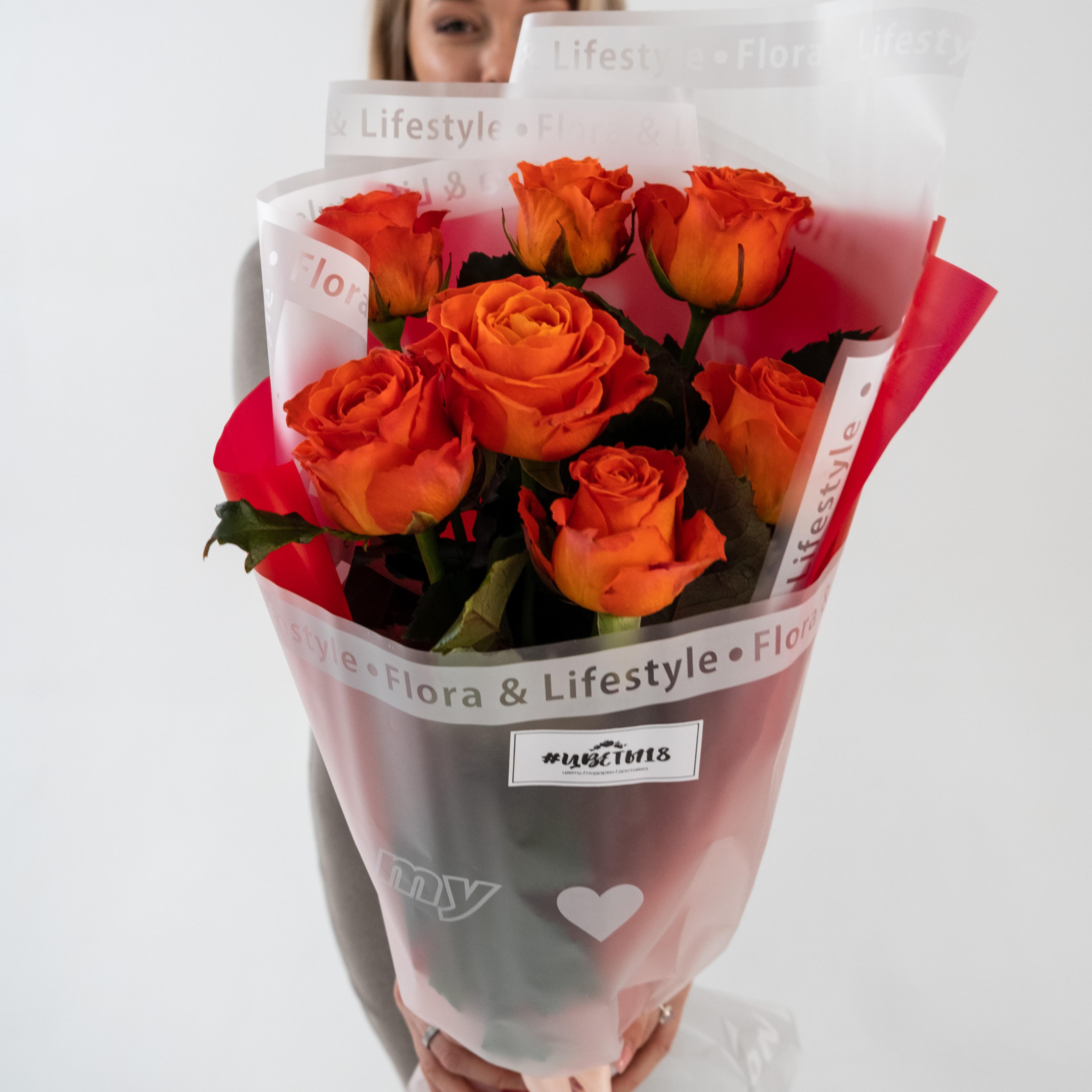 Букет из 7 оранжевых пионовидных роз 70/80 см