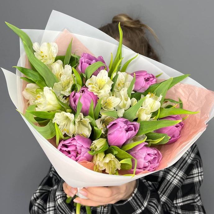 Букет "Тюльпаны и альстромерии"