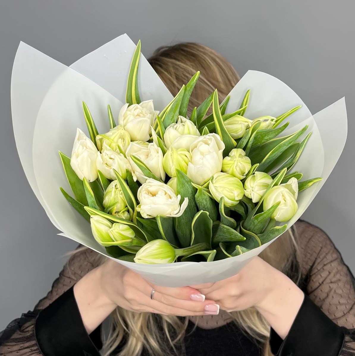 21 белый пионовидный тюльпан