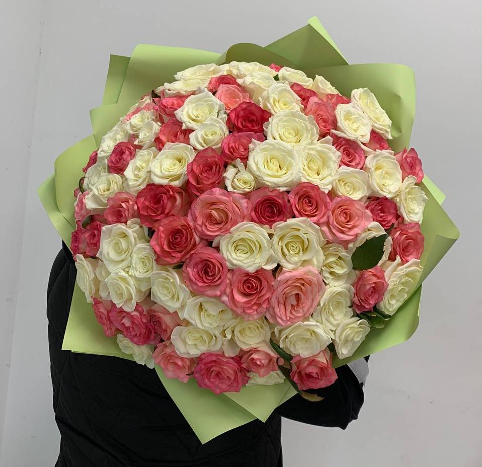 Акция! 101 белая и розовая роза 50/60 см