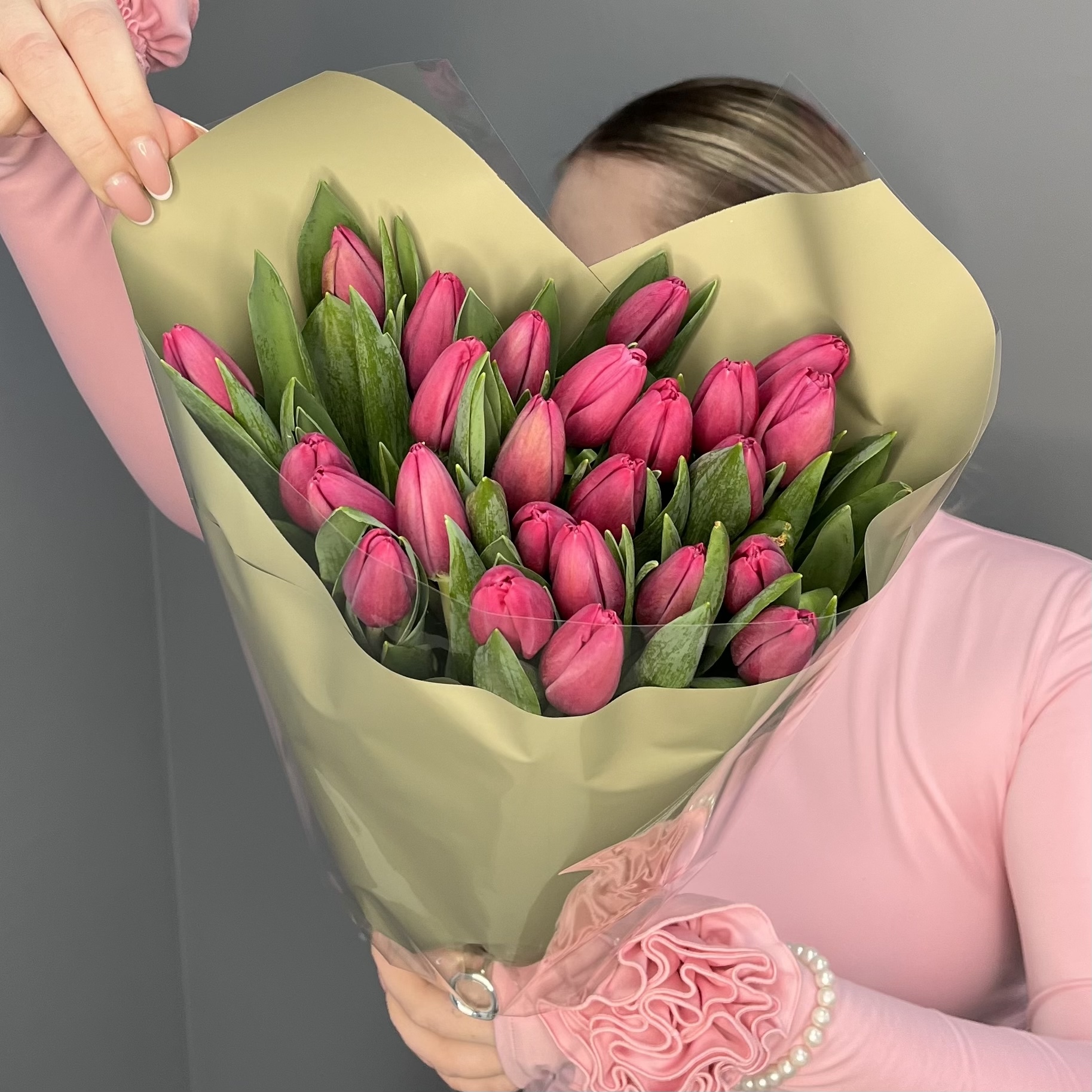 25 розовых тюльпанов