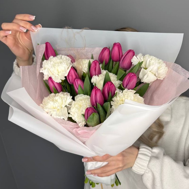 Букет "Тюльпаны и диантусы"