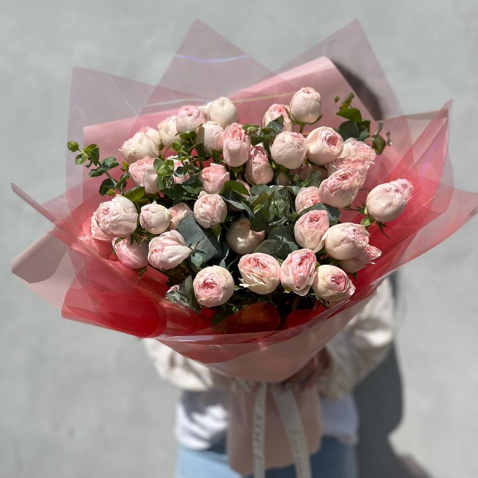 Букет из пионовидных кустовых роз "Изабель XL"