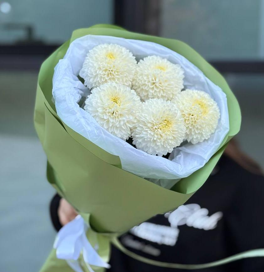 Букет из 5 одноголовых хризантем