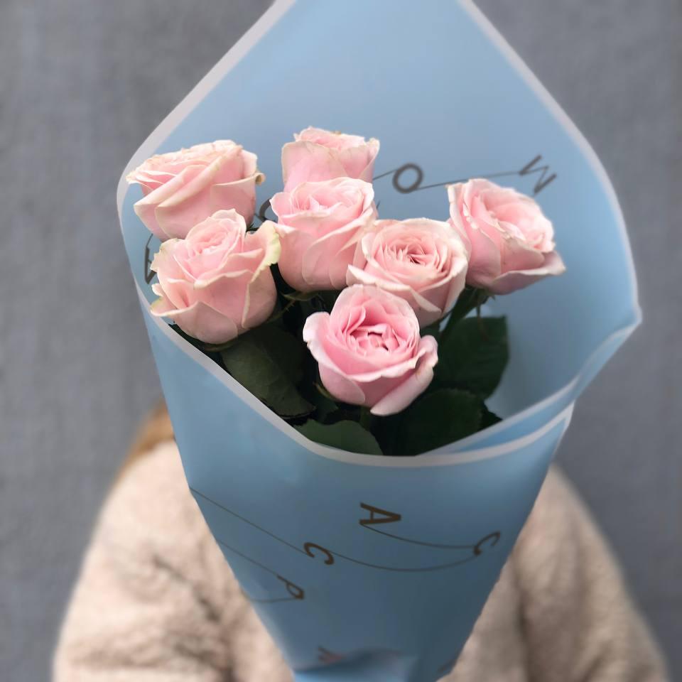 Букет из 7 нежно-розовых роз 50/60 см