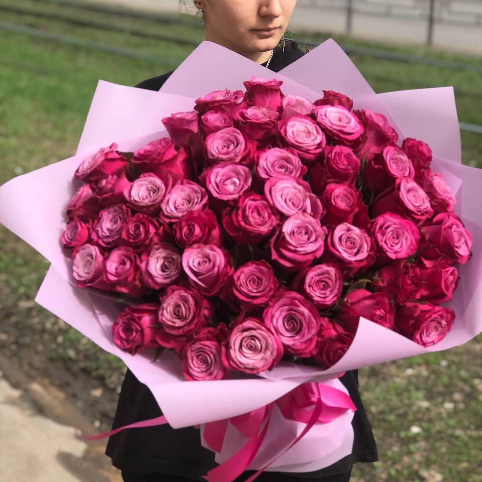 Букет из 51 фиолетовой розы 50/60 см 