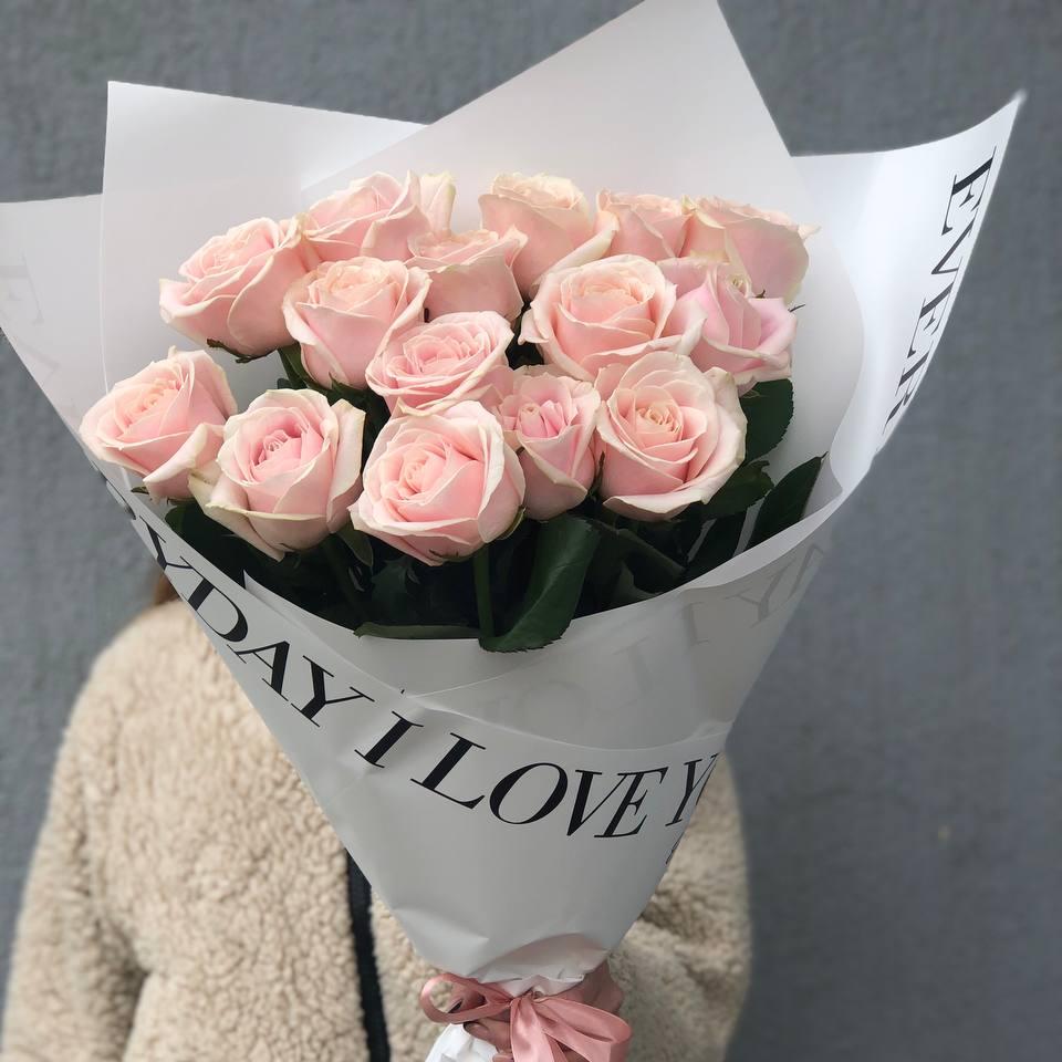 Букет из 15 нежно-розовых роз 70 см