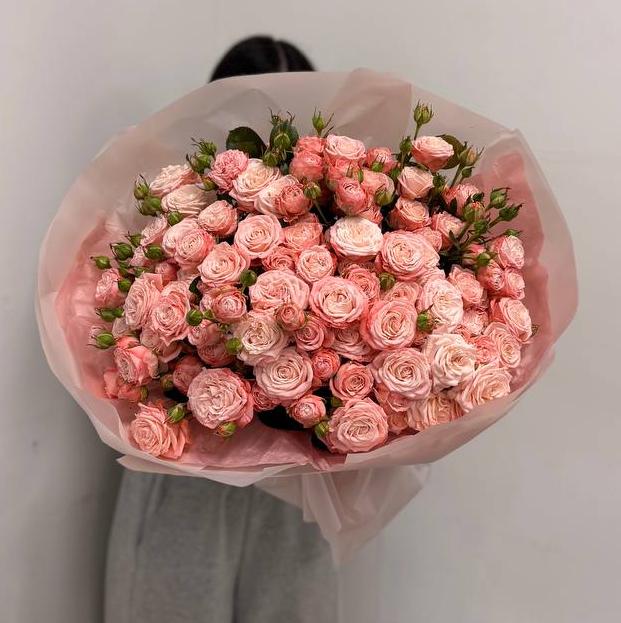25 розовых кустовых пионовидных роз