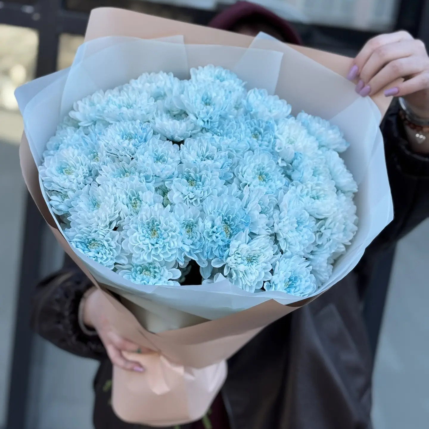 Букет "11 голубых кустовых хризантем"