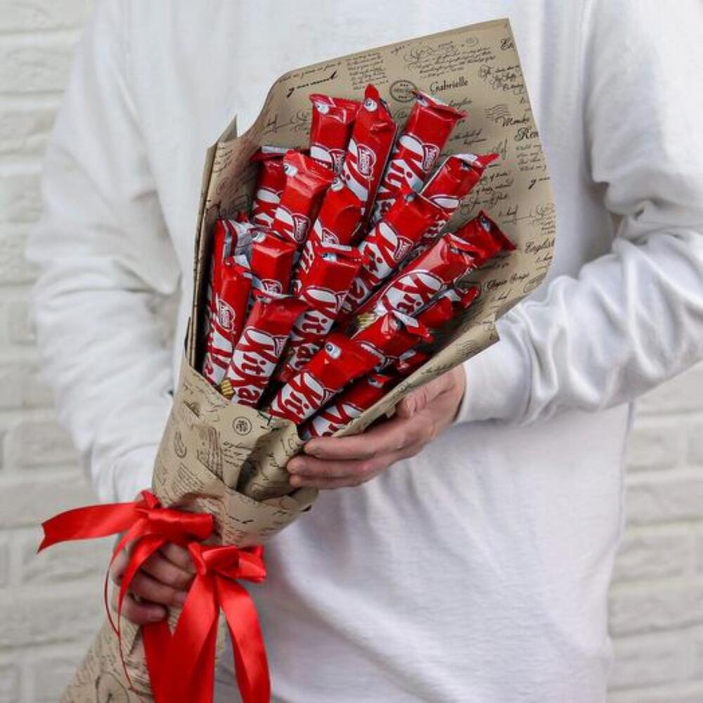 Сладкий букет из KitKat